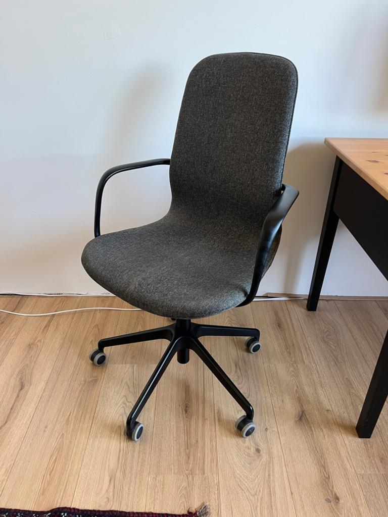 IKEA Langfjall bureaustoel, Huis en Inrichting, Bureaustoelen, Ophalen, Zwart, Zo goed als nieuw, Gaming bureaustoel