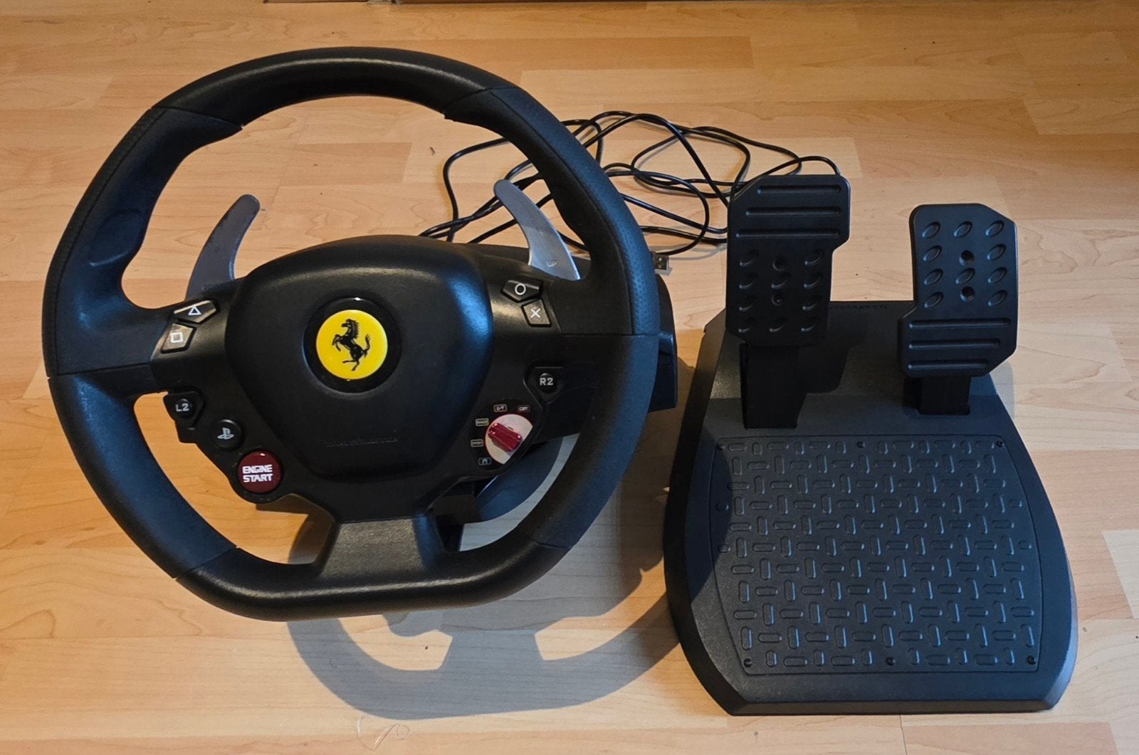 Thrustmaster T80 Ferrari 488 GTB, Ophalen, Zo goed als nieuw, Stuur of Pedalen, PlayStation 4