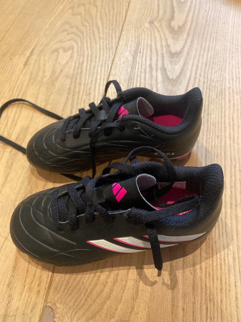 Adidas voetbalschoenen maat 29, Ophalen, Maat XS of kleiner, Schoenen, Zo goed als nieuw