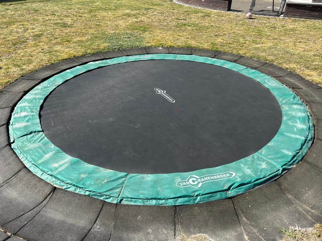 Trampoline 420 cm doorsnee. Vrij staande., Kinderen en Baby's, Speelgoed | Buiten | Trampolines, Ophalen, Zo goed als nieuw