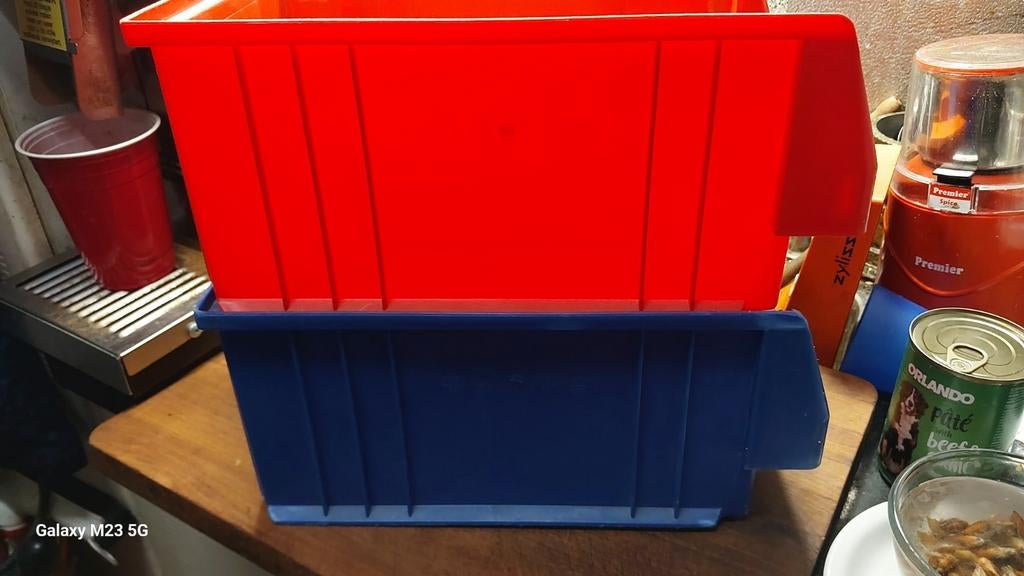 Nieuwe Magazijn Grijpbakken  70 stuks, Doe-het-zelf en Verbouw, Kratten en Dozen, Minder dan 50 cm, Ophalen of Verzenden, Zo goed als nieuw