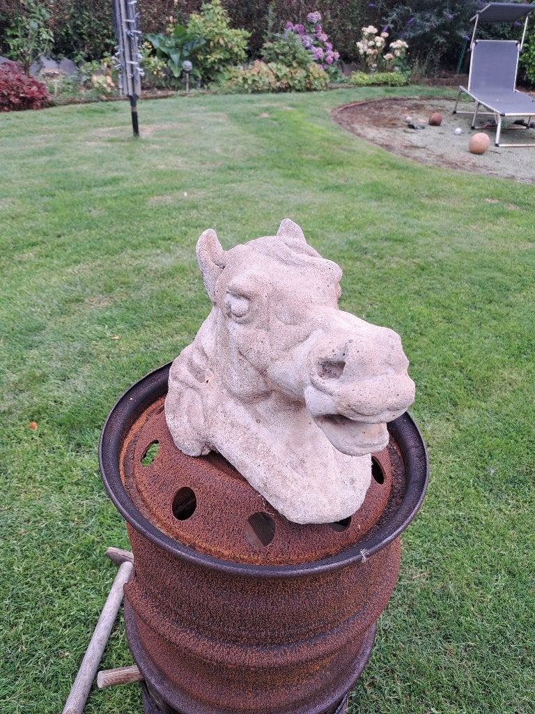 Betonnen paardekop, Ophalen, Gebruikt, Beton, Dierenbeeld