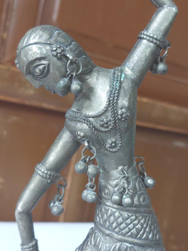 Indiaas beeld dansende dame Oosters, Zilver, Ophalen of Verzenden, 20 - 50 cm, Beeld