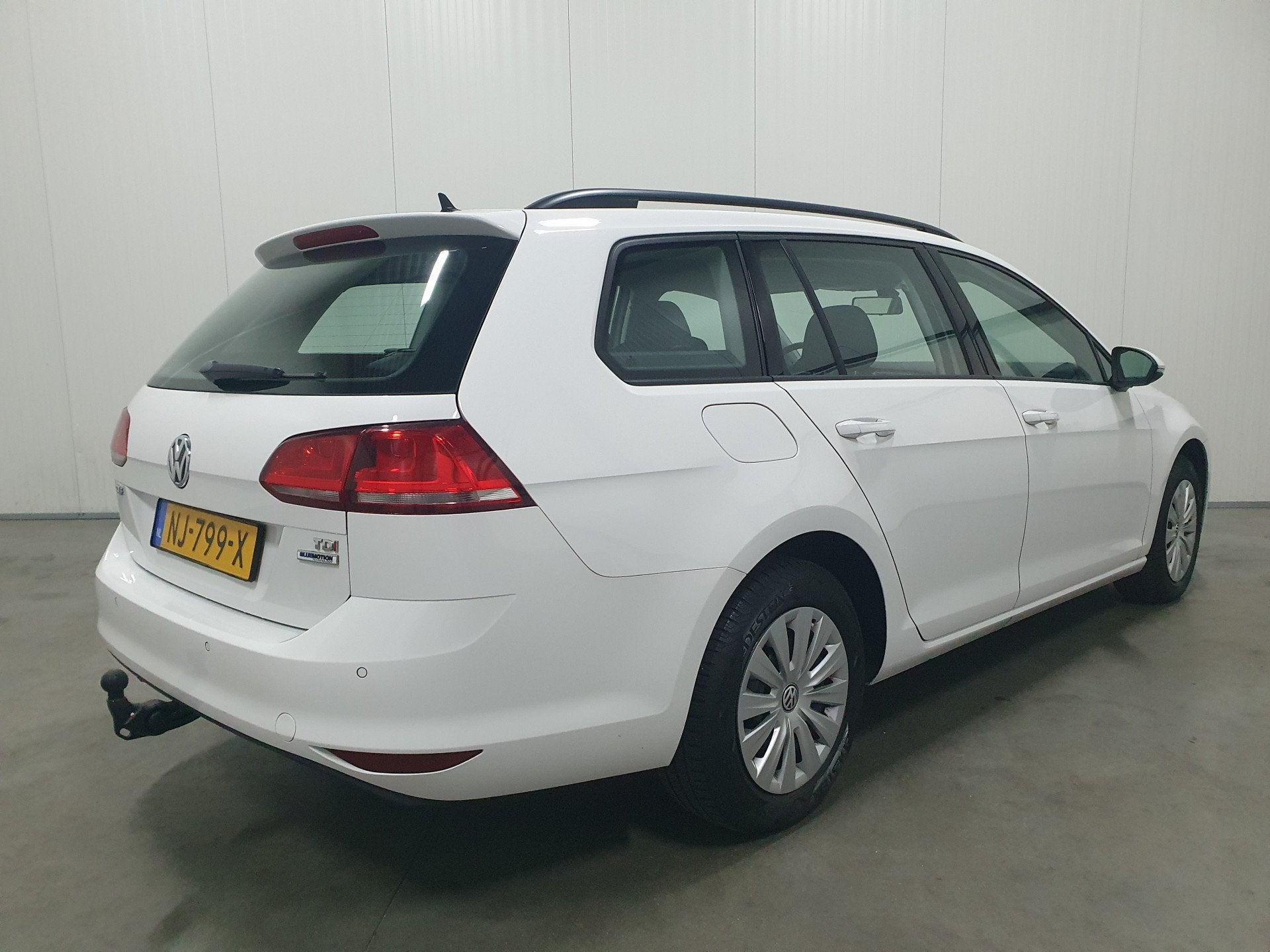 Volkswagen Golf Variant 1.6 TDI Trendline NAVI/CRUISE/TRHAAK, Auto's, Stof, Gebruikt, Euro 6, 4 cilinders
