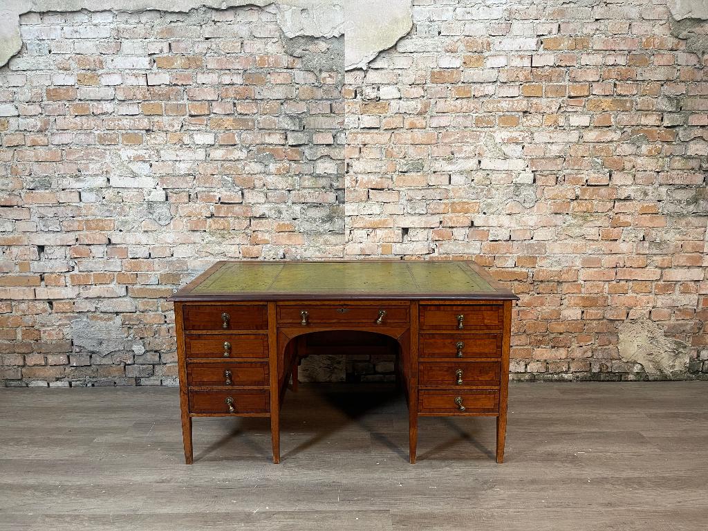 Klassiek Engels Chesterfield Bureau bij TheReSales, Ophalen