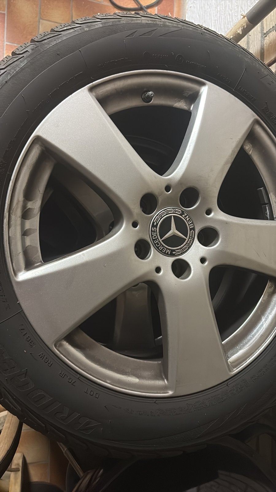 Velgen met winterbanden (Mercedes E-klasse), Ophalen, Banden en Velgen, 17 inch, Winterbanden