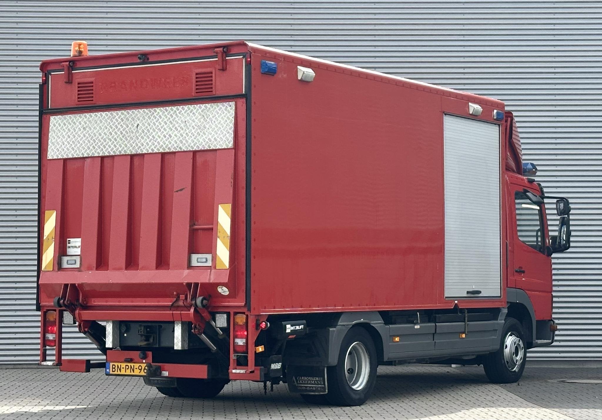 Mercedes-benz 970.04 Atego 1018 laadklep trekhaak Brandweera, Automaat, Stof, Gebruikt, 4 cilinders