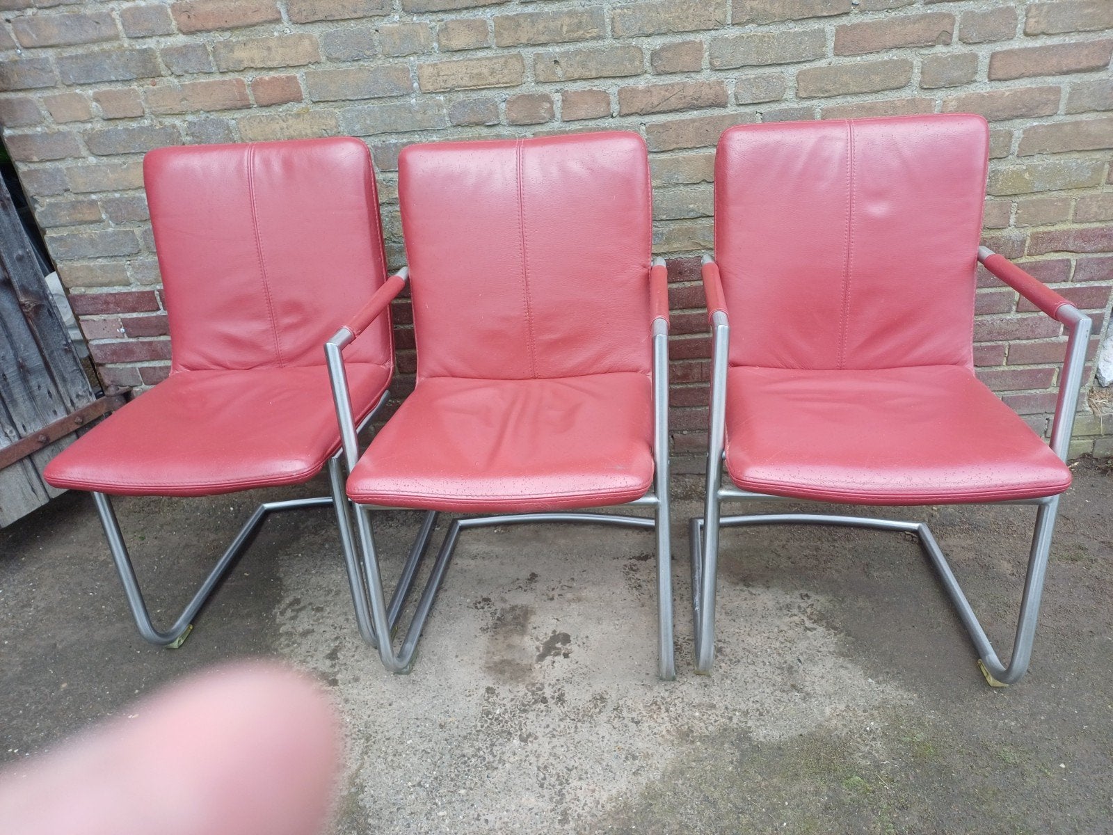 4 stuks beugel  stoelen  met leer. Erg stevig., Huis en Inrichting, Stoelen, Ophalen, Gebruikt, Leer, Vijf, Zes of meer stoelen