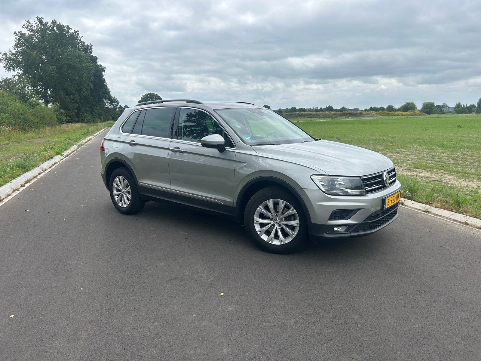 Volkswagen Tiguan 1.5 TSI 130pk 2018 Grijs, Auto's, Voorwielaandrijving, 15 km/l, 1498 cc, 4 cilinders