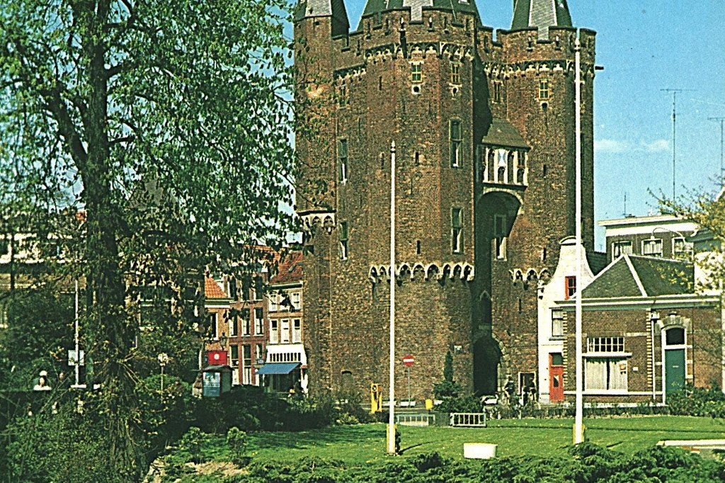 38058	Zwolle	Ov 1975	Sassenpoort	 Niet gelopen, Ophalen of Verzenden, 1960 tot 1980, Ongelopen, Overijssel