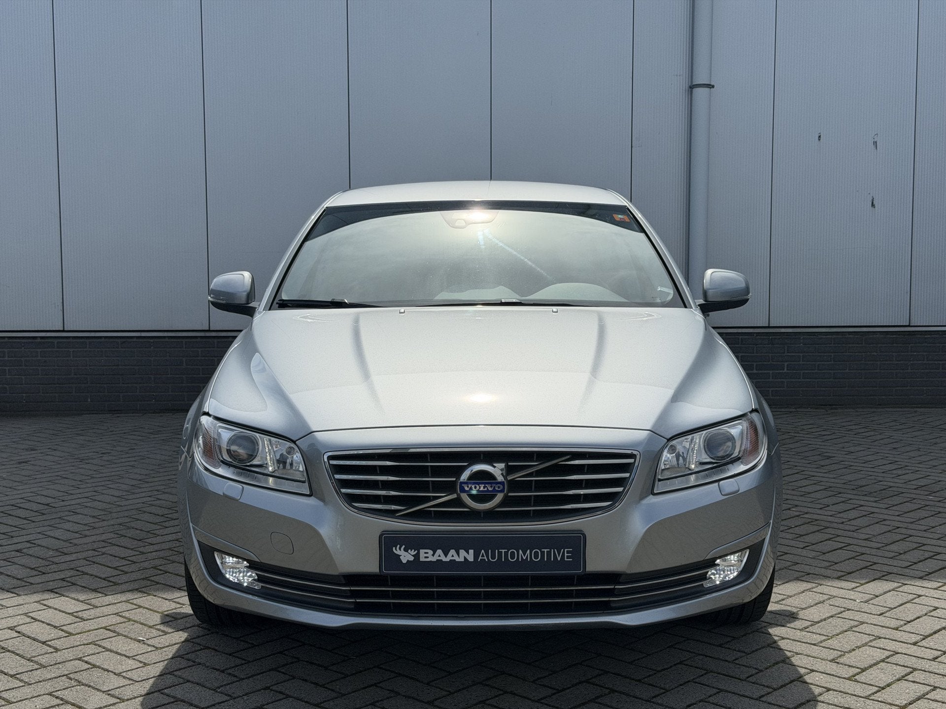 Volvo V70 2.0 T4 Polar Luxury Automaat | Leder | Navi | Xeno, Gebruikt, Euro 6, 1969 cc, 1600 kg