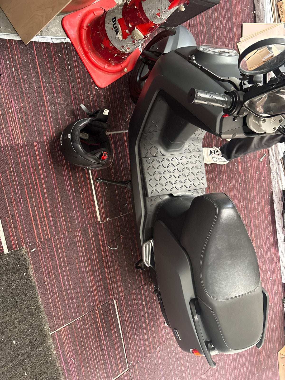 Niu elektrische scooter - Zo goed als nieuw, Fietsen en Brommers, Snorfietsen en Snorscooters, Ophalen of Verzenden, Zo goed als nieuw