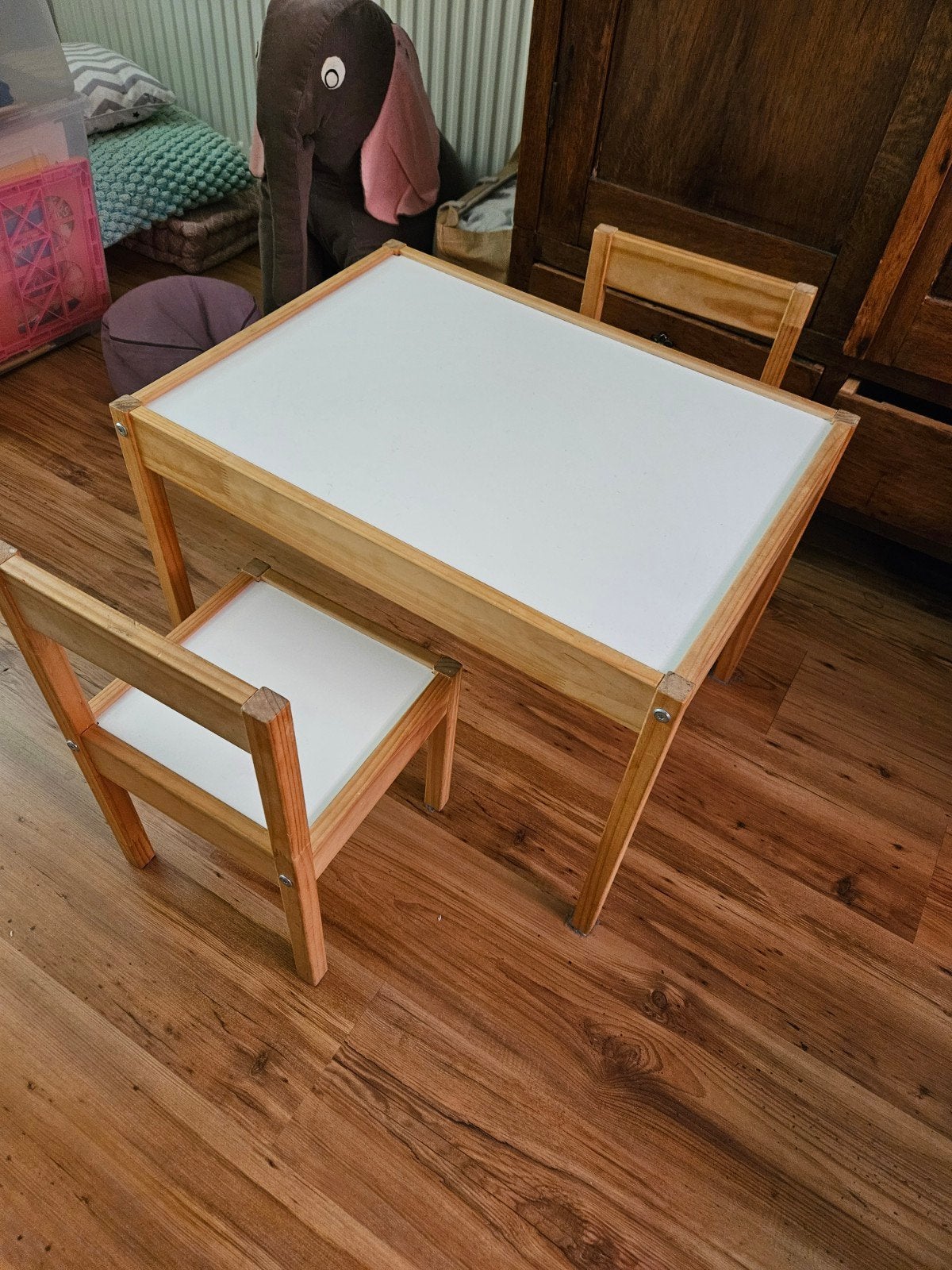 Lätt Ikea kindertaal met 2 stoeltjes, Ophalen, Gebruikt, Tafel(s) en Stoel(en)