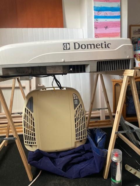 Caravan Dak airco Dometic B2100, Caravans en Kamperen, Caravan accessoires, Ophalen, Gebruikt
