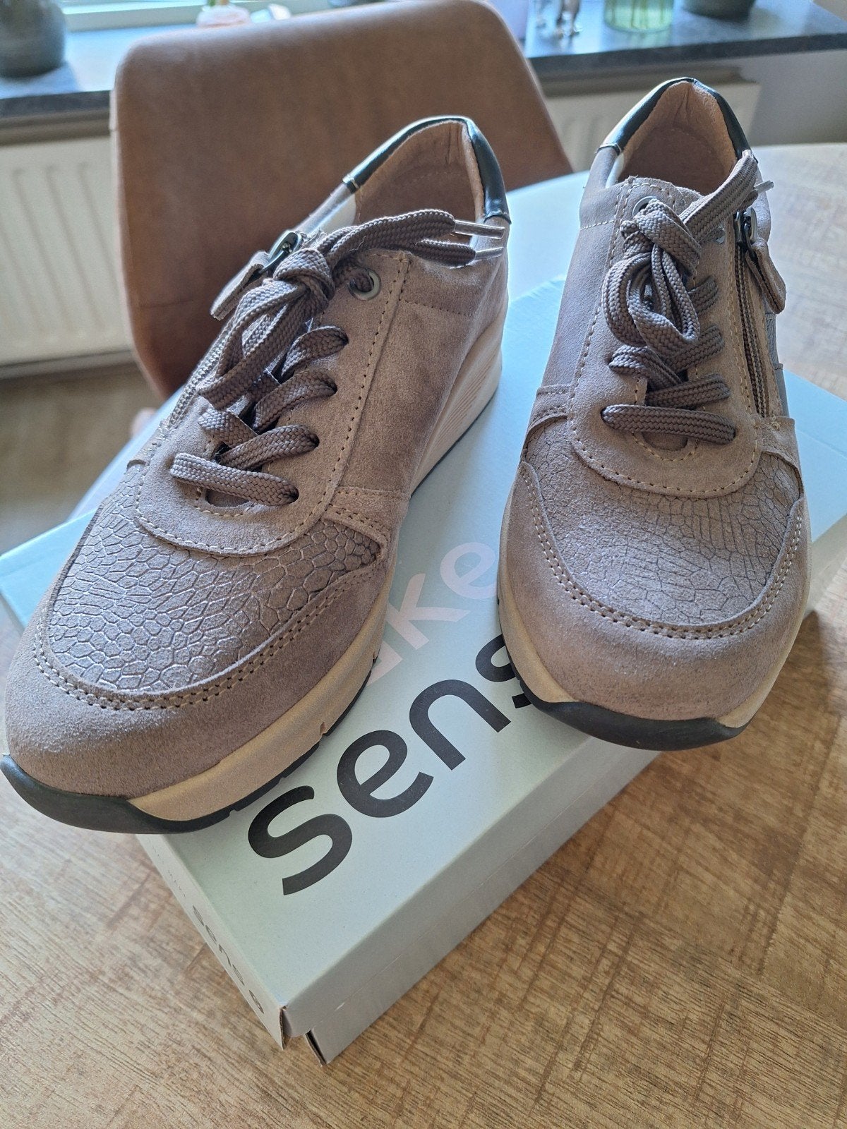Nieuwe sneakers merk Sens, Kleding | Dames, Ophalen, Bruin, Nieuw, Sneakers of Gympen