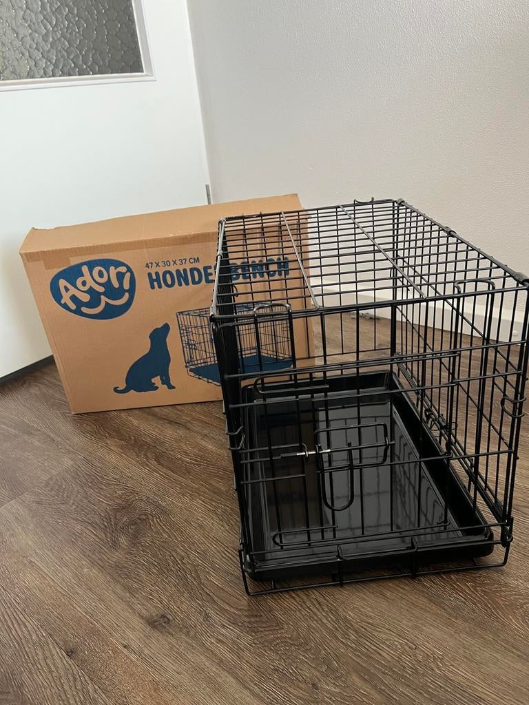 2x Kleine Hondenbench 47x30x37 cm, per Bench €10,, Dieren en Toebehoren, Ophalen, Zo goed als nieuw, Minder dan 75 cm, Minder dan 65 cm