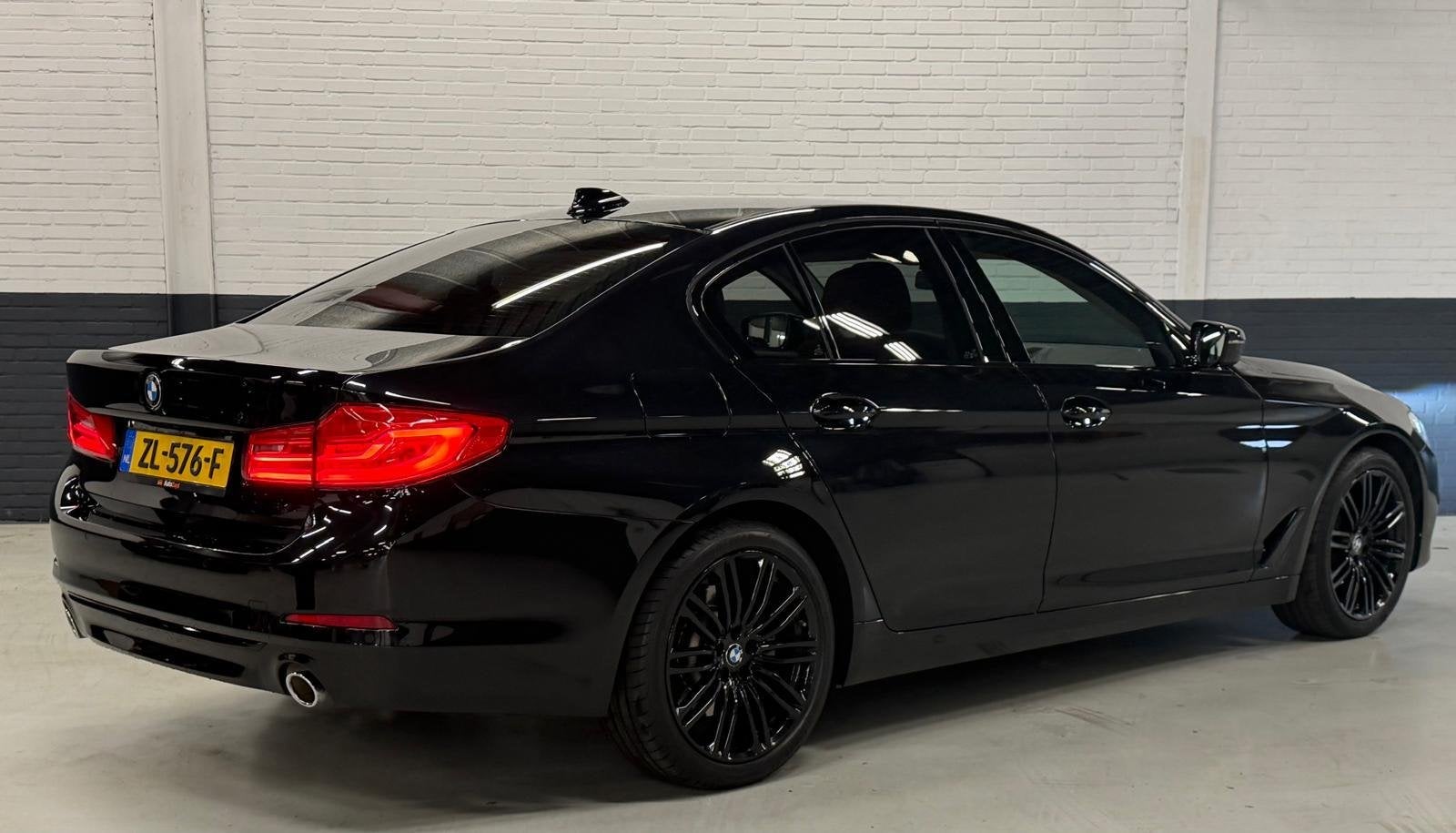BMW 5-serie 520i High Executive Edition / Shadow-Line / Virt, Automaat, 1998 cc, Achterwielaandrijving, Gebruikt