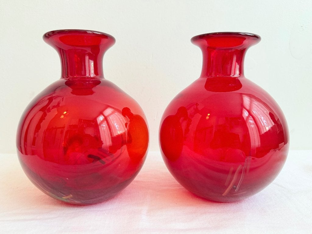 2 grote rode glazen vazen 25 cm hoog, Ophalen of Verzenden