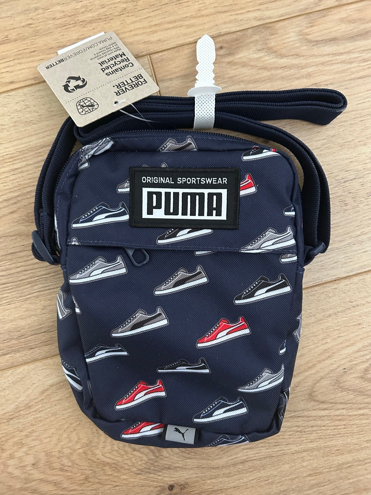 Nieuw Puma schoudertasje donkerblauw met sneakers print, Overige merken, Minder dan 30 cm, Nieuw, Ophalen of Verzenden