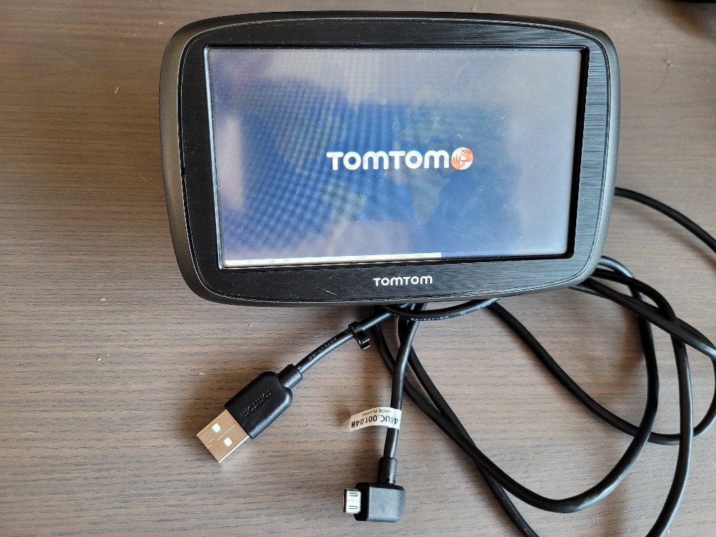 TomTom Go 50 met houder en zuignap + laadsnoer, Ophalen of Verzenden, Gebruikt