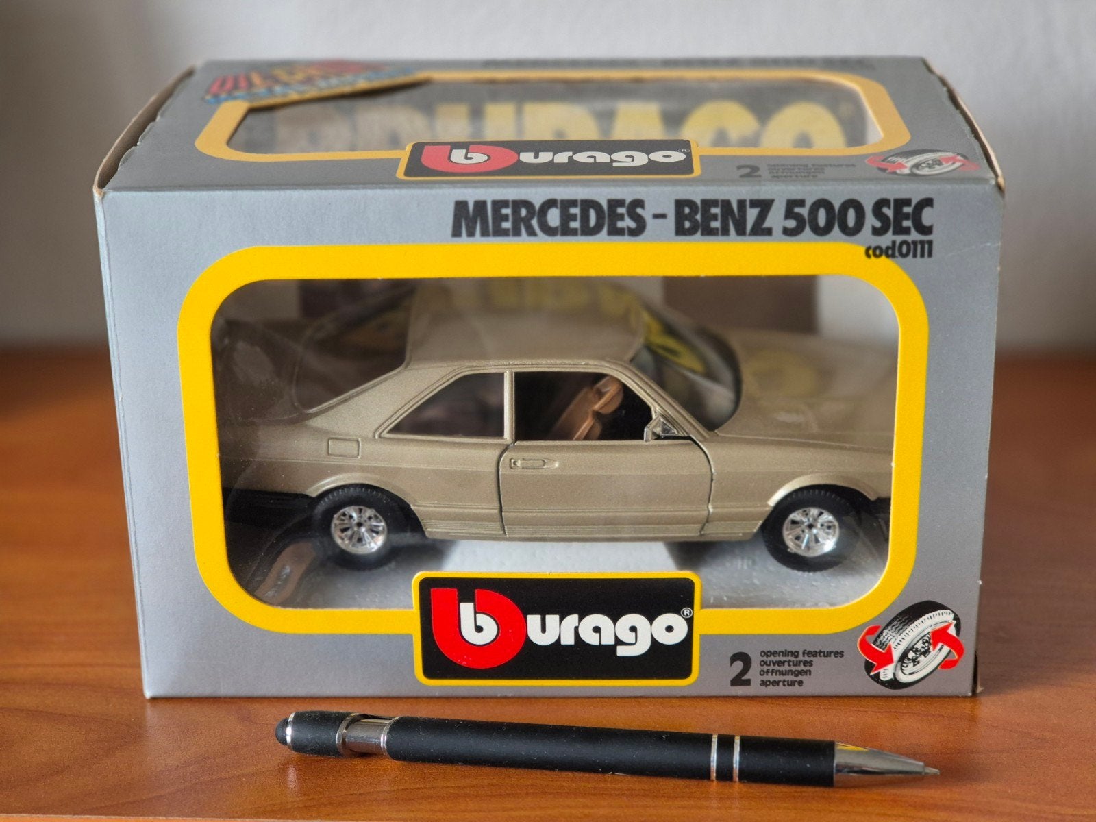 Mercedes Benz 500 SEC 1:24, Hobby en Vrije tijd, Ophalen of Verzenden, Zo goed als nieuw, Auto, Bburago