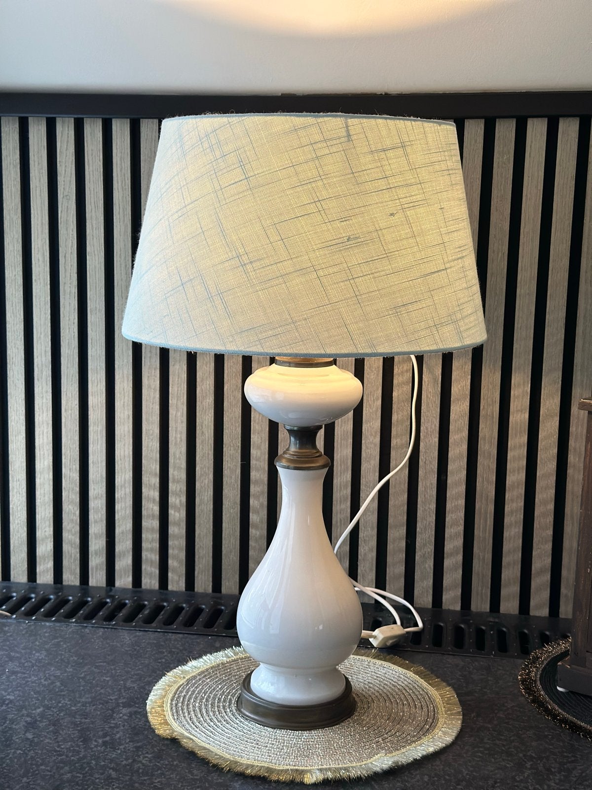 Elegante tafellamp met stoffen kap - 63 cm hoog, Ophalen, Gebruikt, Textiel, Wit