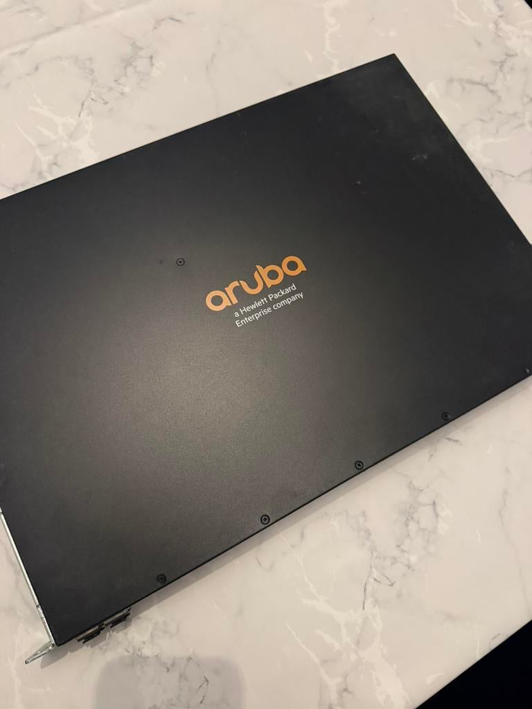 HP Aruba switch 2930F JL261A, Computers en Software, Netwerk switches, Ophalen, Refurbished