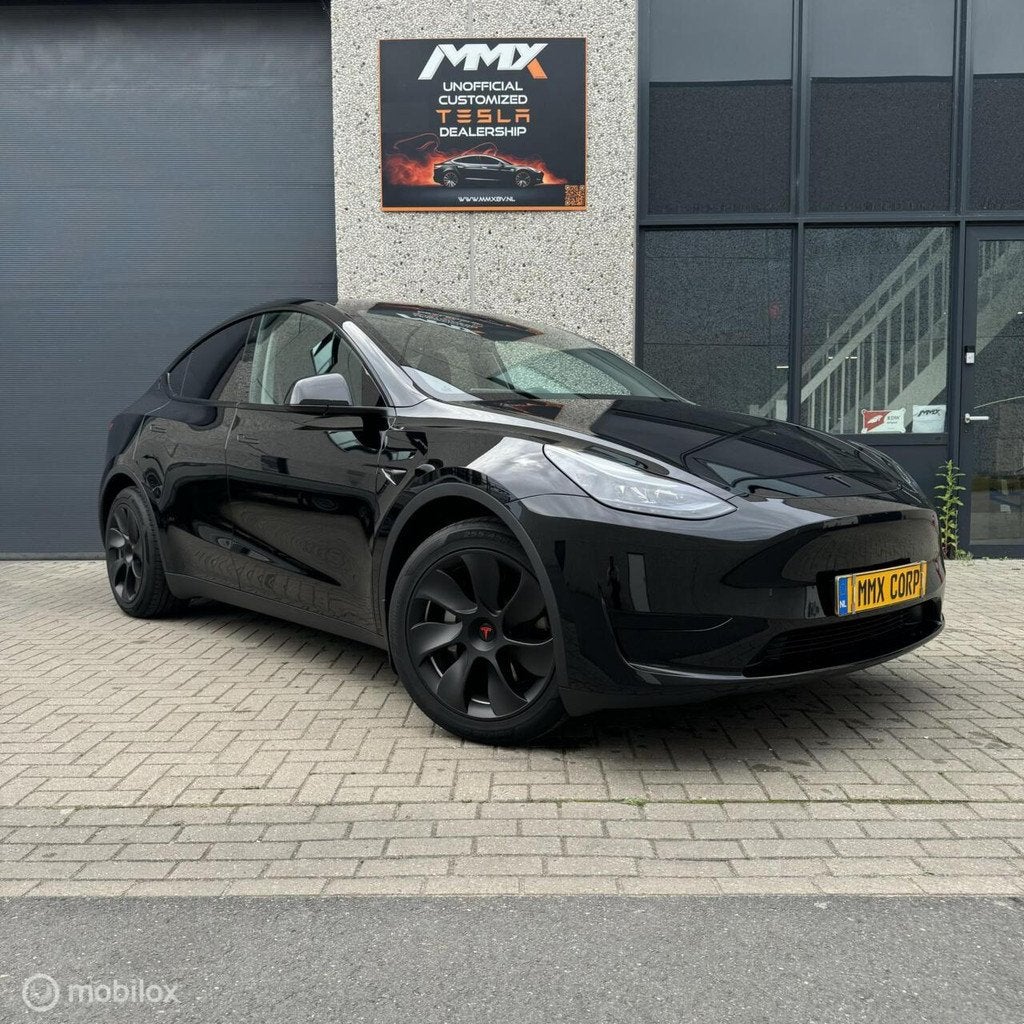 Tesla Model Y RWD + MMX PACK + IAP + TREKHAAK, Auto's, Tesla, Automaat, Achterwielaandrijving, Gebruikt, Zwart