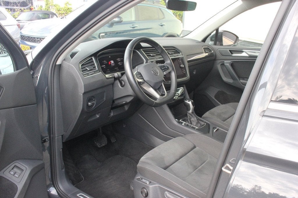 Volkswagen Tiguan 1.4 TSI eHybrid Business + | IQ Matrix |, 1716 kg, Stof, 1800 kg, 4 cilinders