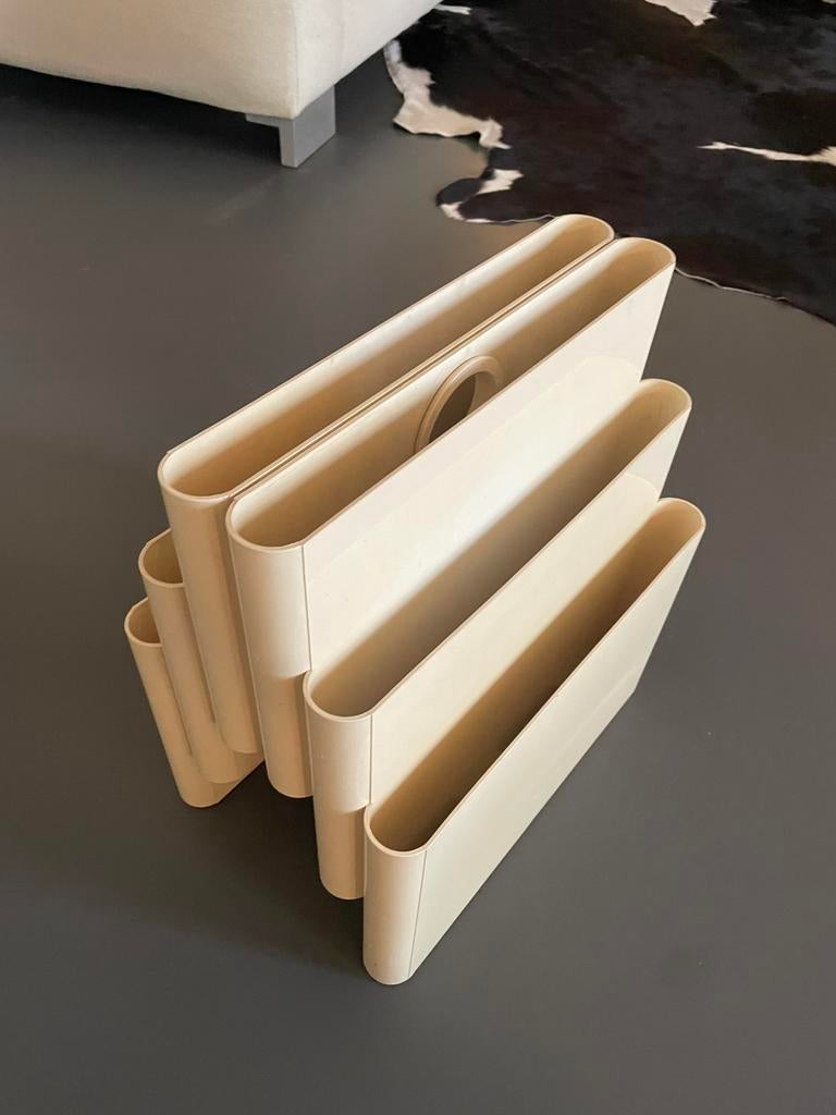 Kartell 4675 Lectuurbak Stoppino met zes vakken, Huis en Inrichting, Woonaccessoires | Krantenbakken en Lectuurbakken, Ophalen
