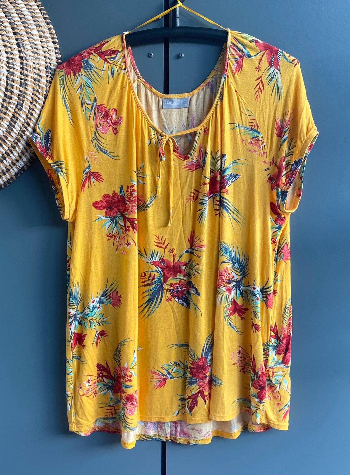 Mooie top van JANINA..mt:50, B, Verzenden, Geel, Shirt of Top