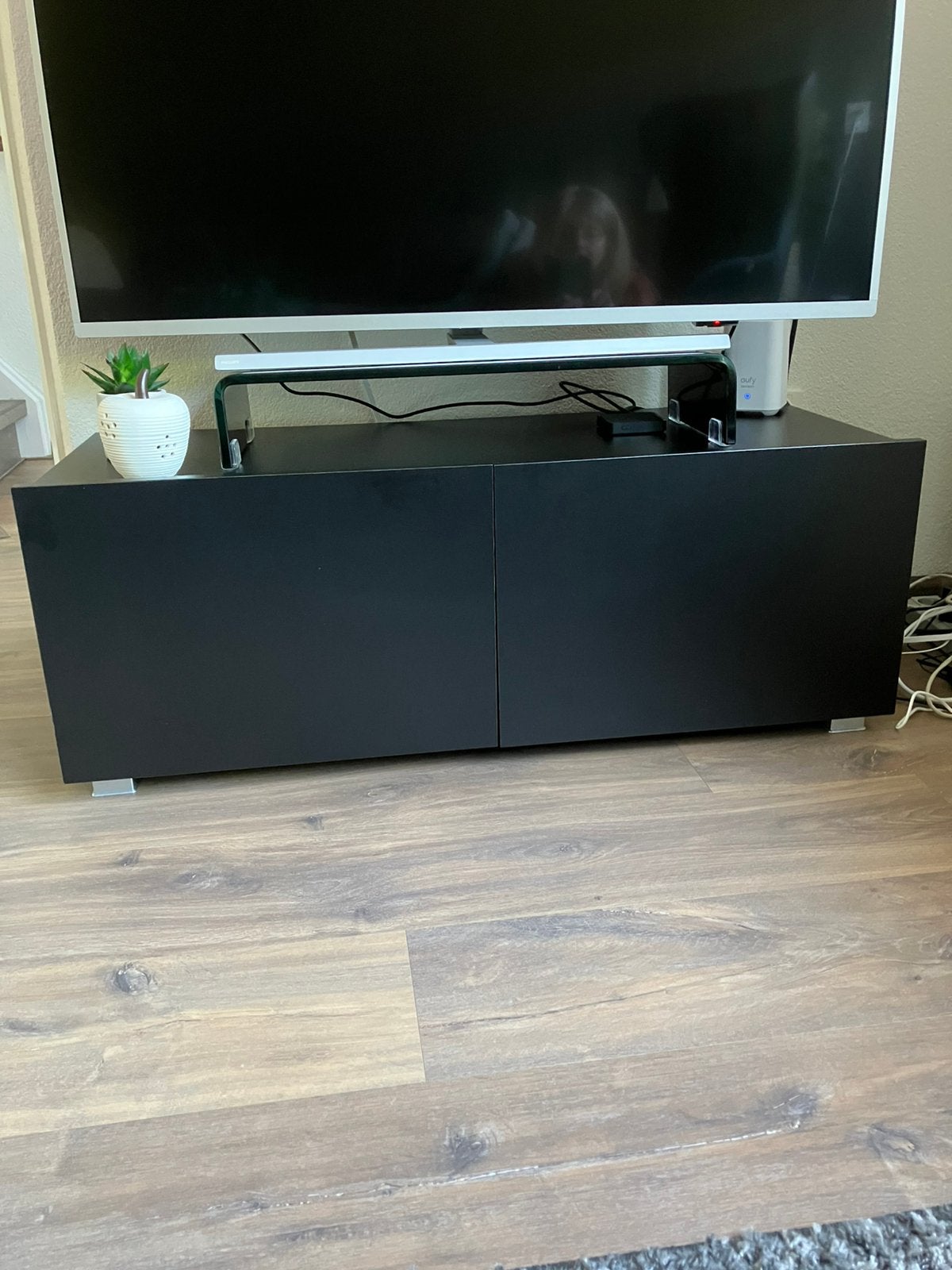 Leuke zwarte tv meubel, Ophalen, Zo goed als nieuw, 25 tot 50 cm, Minder dan 100 cm