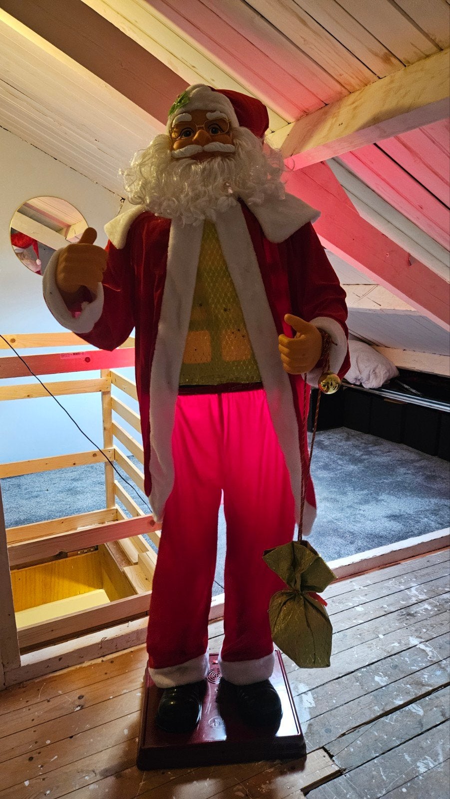 zeer grote dansende/zingende kerstman, Ophalen