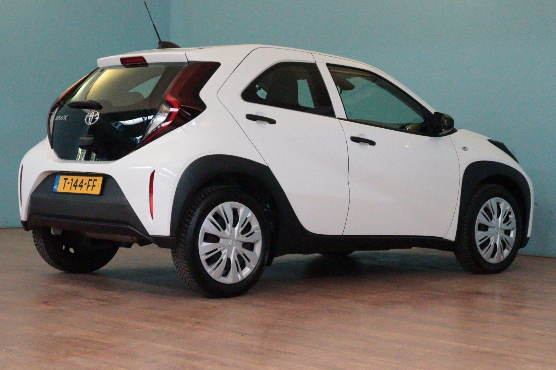 Toyota Aygo X 1.0 VVT-i MT | 5 DRS | AIRCO | ADAP CRUISE | L, Auto's, Gebruikt, 4 stoelen, Wit, Origineel Nederlands