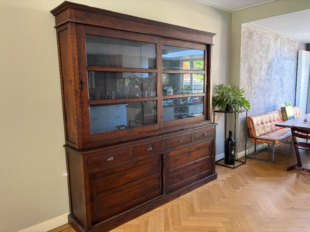 Grote buffetkast / servieskast - Massief hout, Ophalen, Gebruikt, Jaren 30, Met deur(en)
