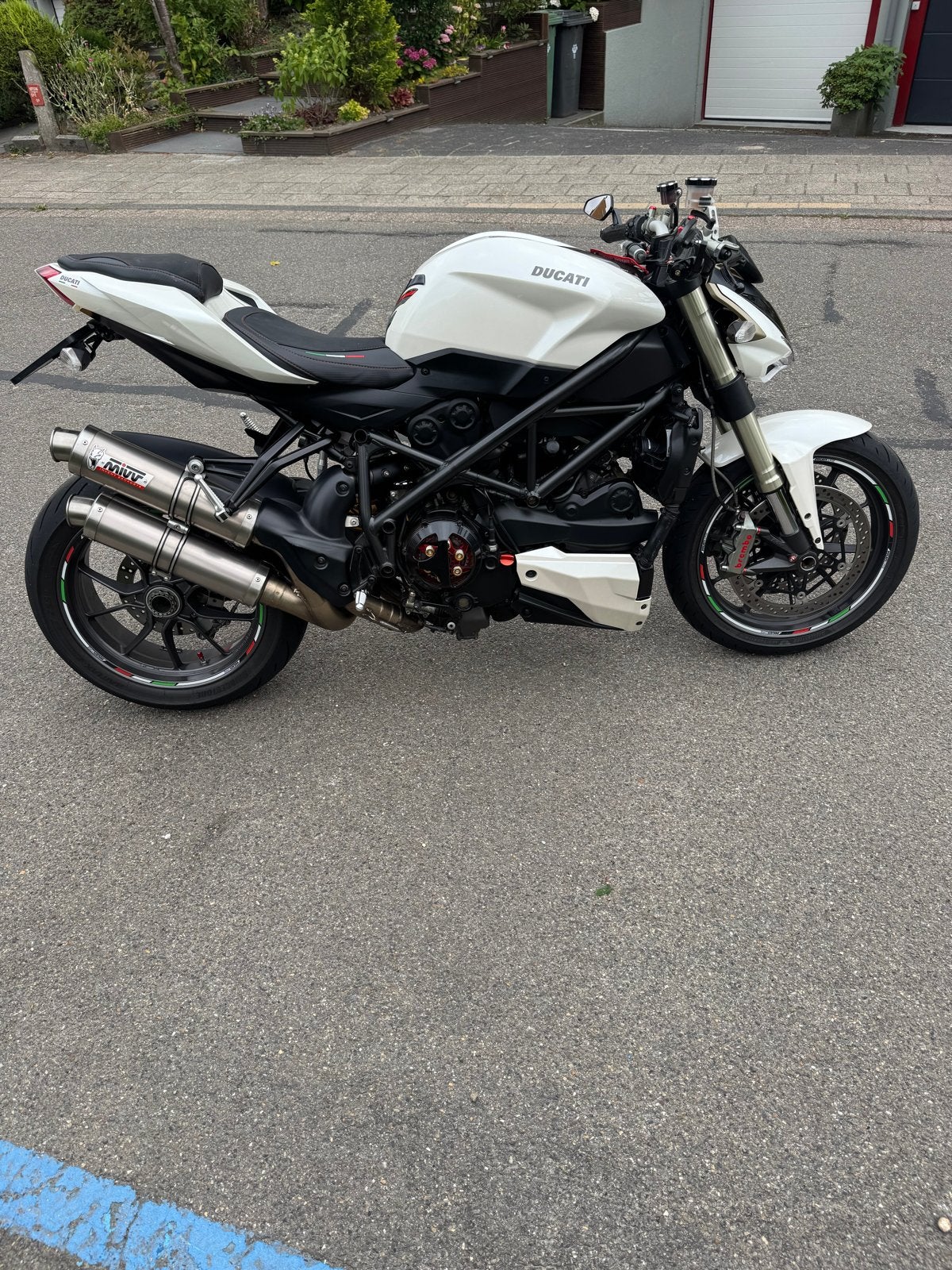 Ducati Streetfighter 2010 - Project met potentie, 2 cilinders, Gebruikt, Particulier, Meer dan 35 kW