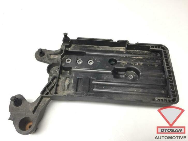audi a3 8v s line sportback accubak accu bak vag 5q0915321g, Auto-onderdelen, Gebruikt, AUDI AG, Auto-Union-Strasse 1
85045  Ingolstadt, DE