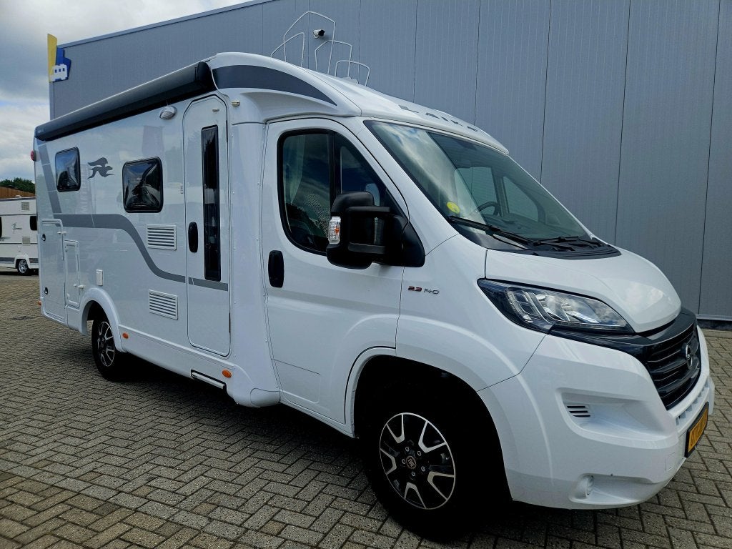 Laika Kosmo V 9 Elek.fietsendrager,levelsysteem, Caravans en Kamperen, Campers, Tot en met 2, Bedrijf, Overige merken, Cassettetoilet