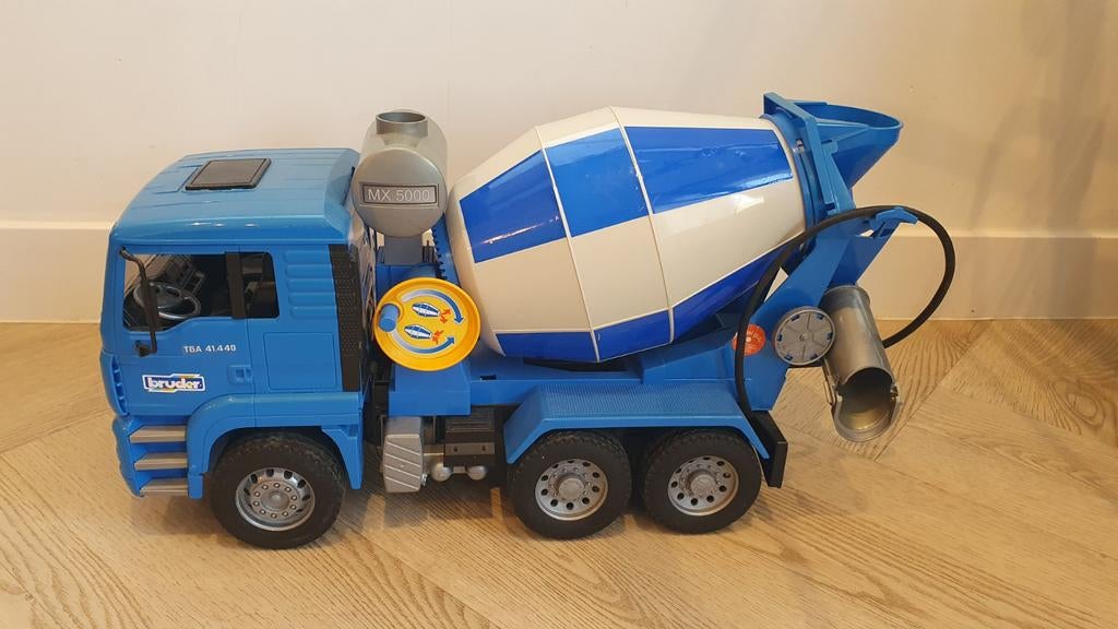 Bruder betonmixer TGA 41.440, Kinderen en Baby's, Speelgoed | Speelgoedvoertuigen, Ophalen of Verzenden