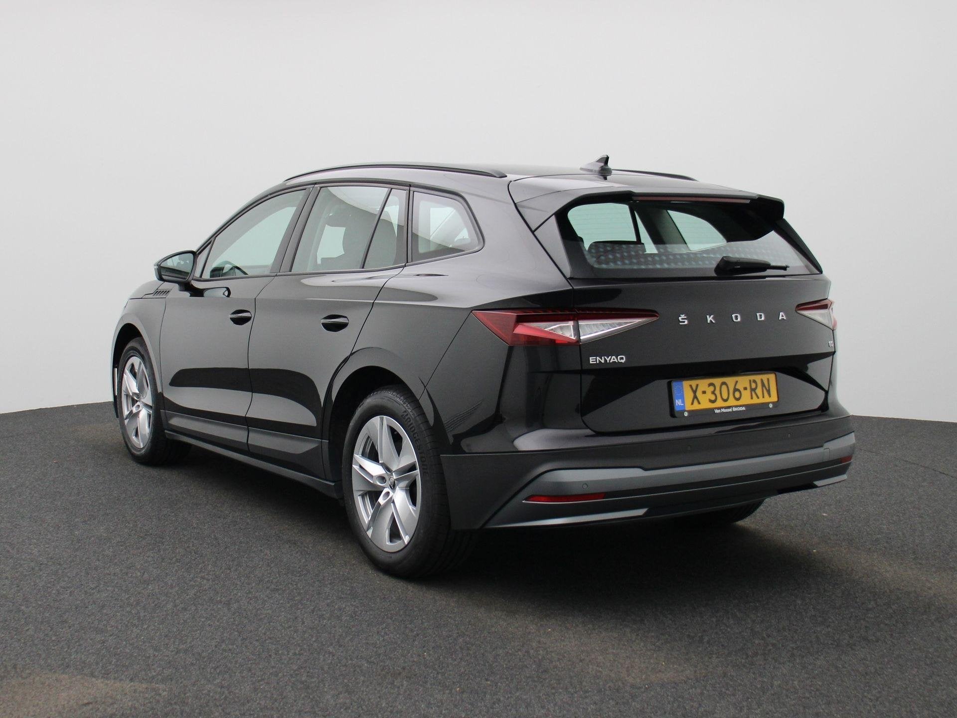 Skoda Enyaq 60 Selection | NIEUW BINNEN | ACHTERUITRIJCAMERA, Auto's, 12 maanden, Achterwielaandrijving, Leder en Stof, Zwart