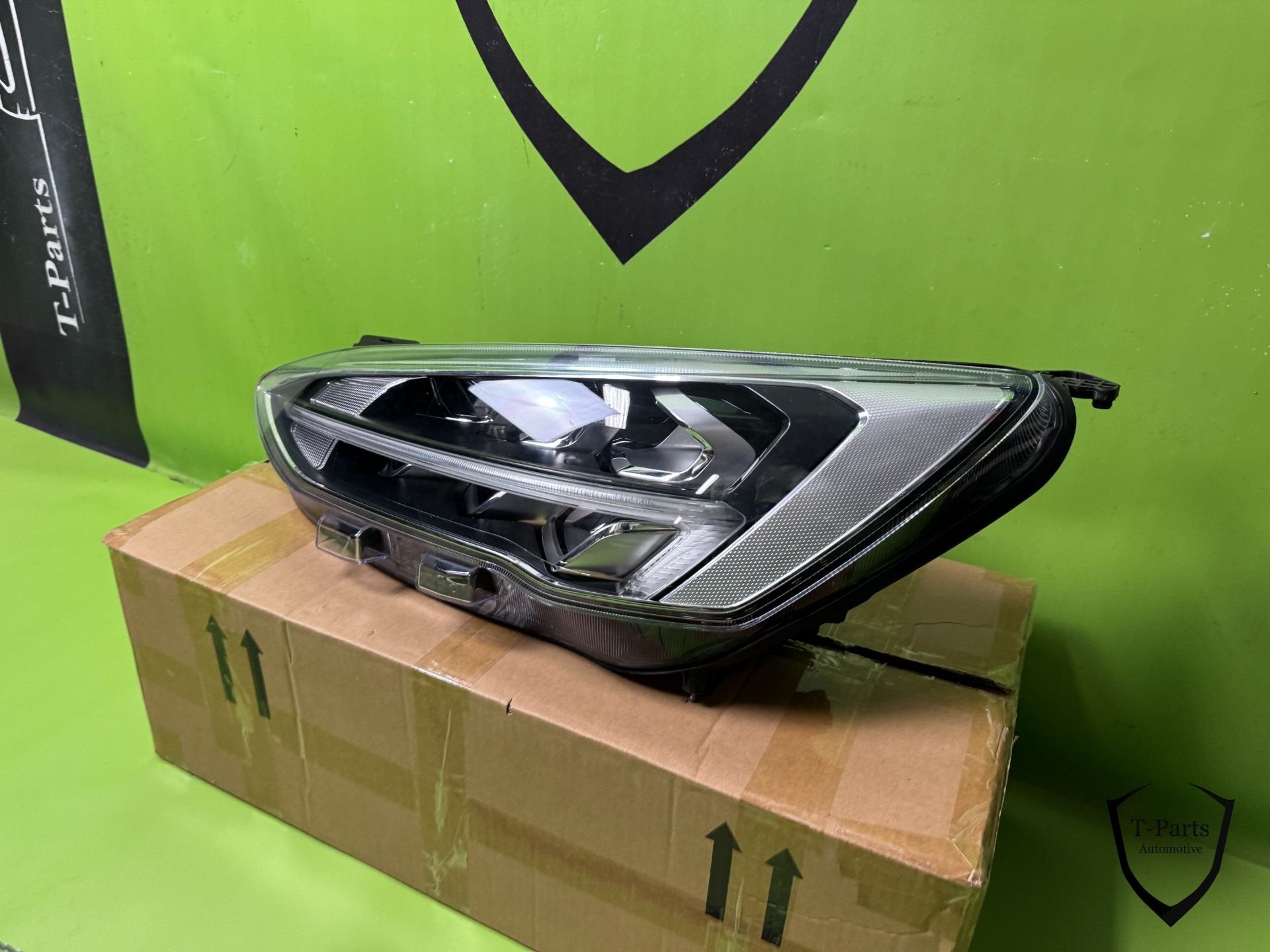 ford focus links koplamp JX7B13E015AD lamp, Auto-onderdelen, Gebruikt, Info@ford.com, Ophalen of Verzenden, Ford