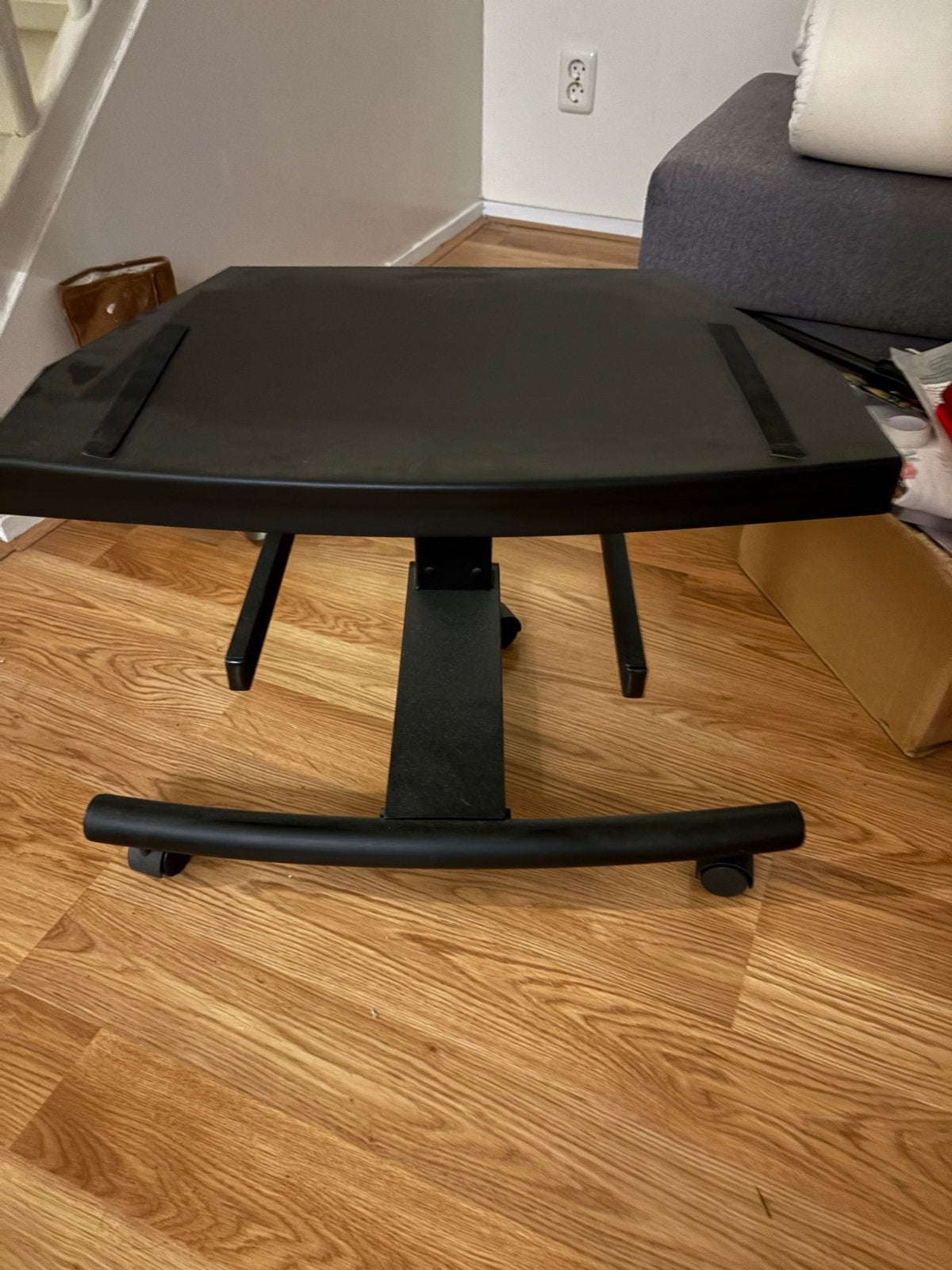 Gratis Zwart Verrijdbaar Bijzettafeltje, Ophalen, Minder dan 45 cm, Minder dan 55 cm, Gebruikt