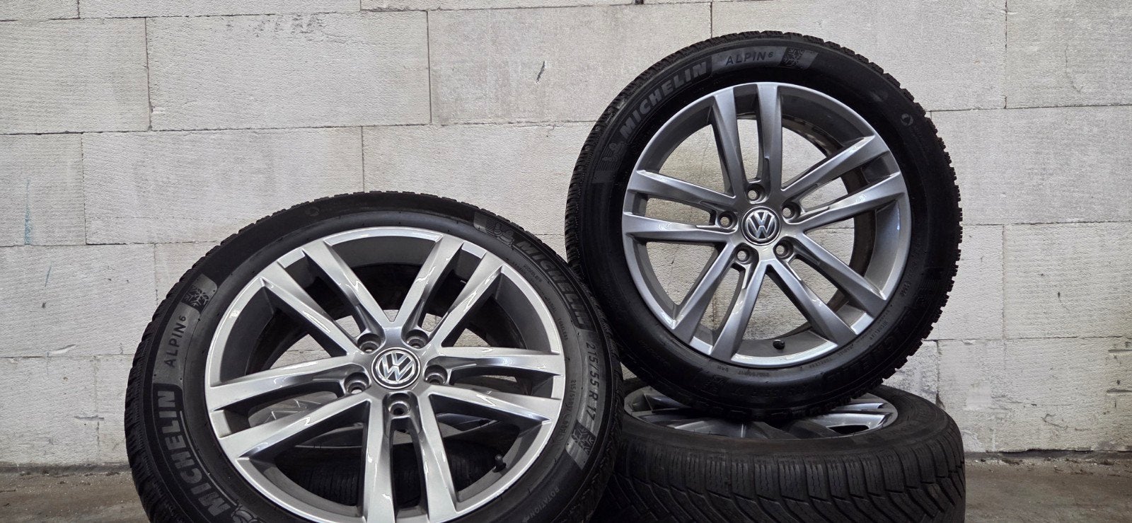 17" VW Passat B8 T-roc orig velgen Michelin winterbanden, Banden en Velgen, 17 inch, V, Personenwagen