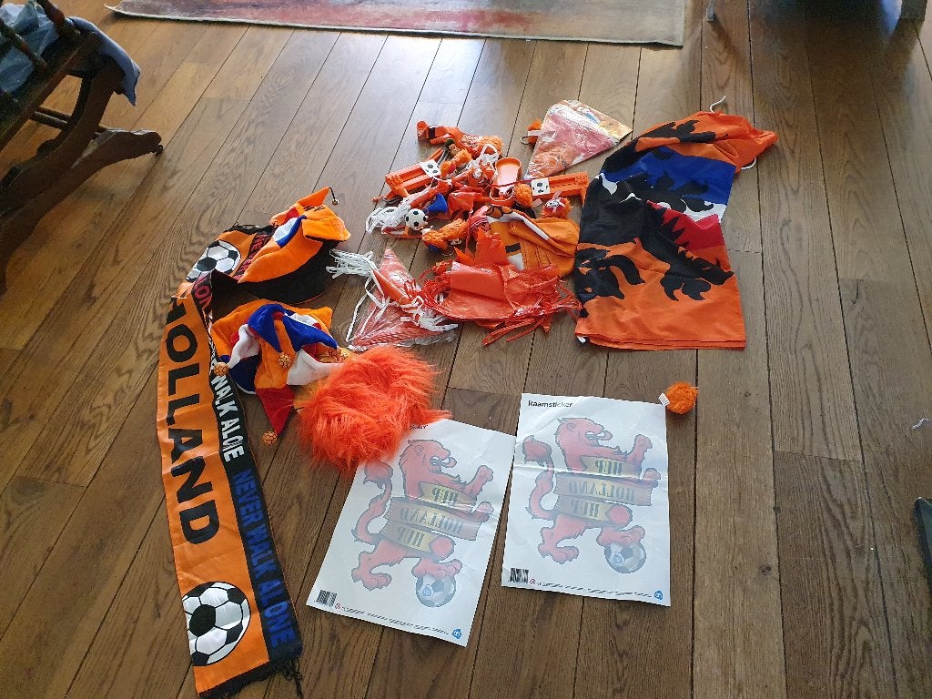 Oranje voetbalversiering, Ophalen, Zo goed als nieuw, Feestartikel, Overige