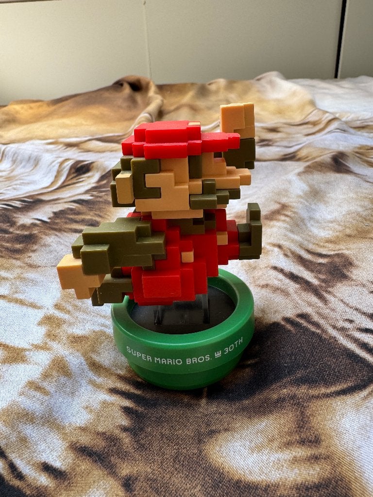 Nintendo Amiibo Super Mario 30th Anniversary 8-Bit Figuur, Ophalen of Verzenden, Zo goed als nieuw, Wii, Overige typen
