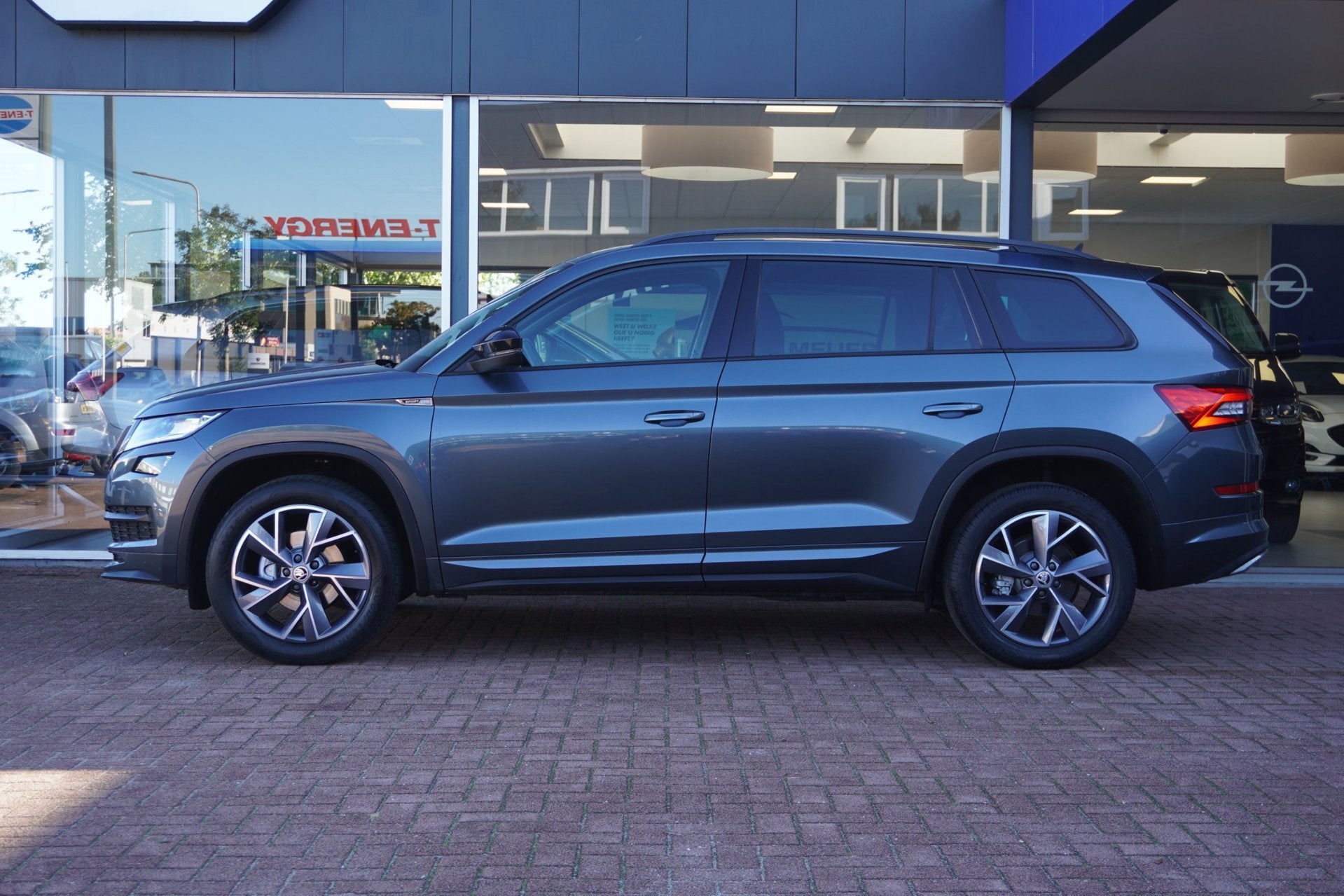 Skoda Kodiaq 1.5 TSI Sportline Business Automaat | Navigatie, Dealer onderhouden, Euro 6, 4 cilinders, 1481 kg