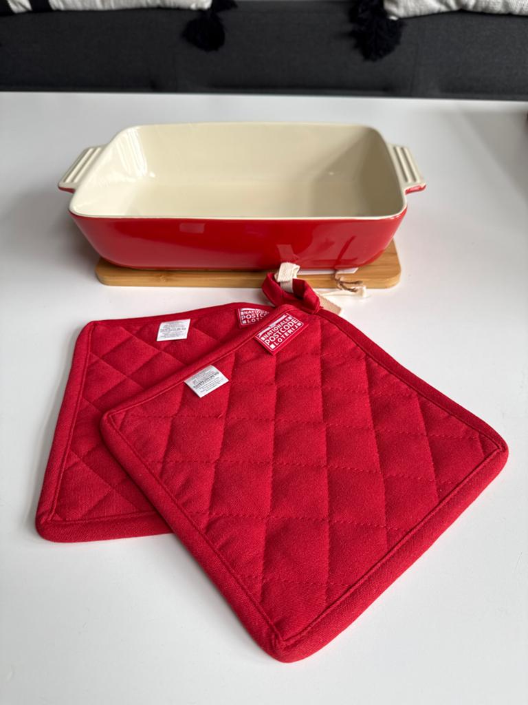 Gloednieuw, Ovenschaal met pannenlappen - Rood, Ophalen of Verzenden, Nieuw