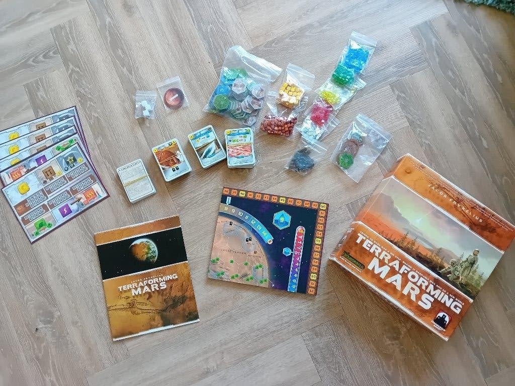 Terraforming Mars (English version), Een of twee spelers, Ophalen, Zo goed als nieuw, Stronghold Games
