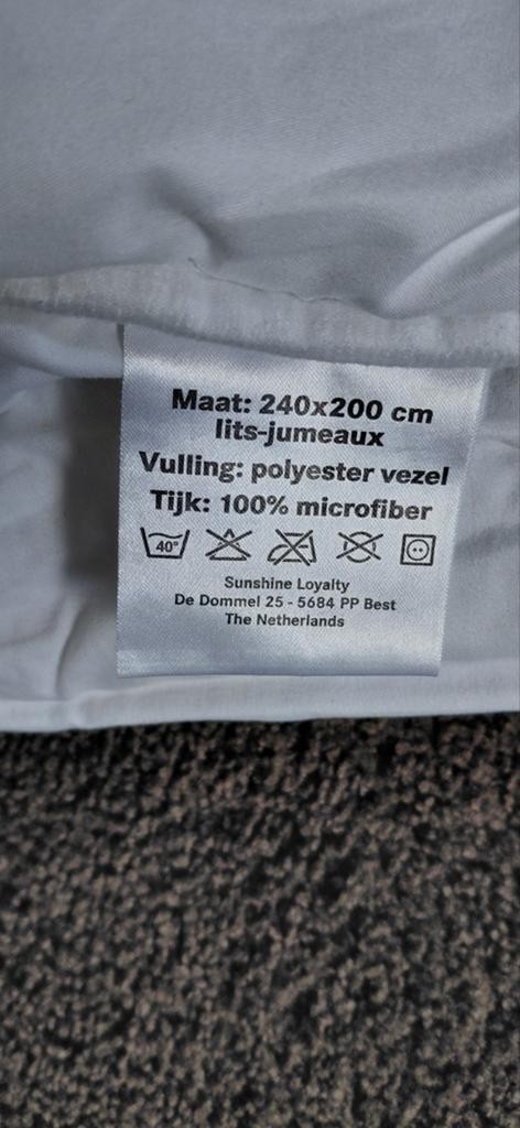 Wit dekbed 240x200 cm, polyester vezel, microfiber, Ophalen of Verzenden, Gebruikt, Wit, Deken of Dekbed