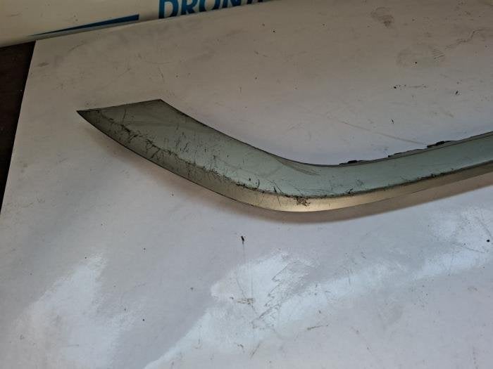 Bumperlijst midden-achter van een Volkswagen T-Roc, Gebruikt, -, -, Bumper